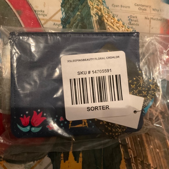 Disney sleeping beauty cardholder - Picture 2 of 2